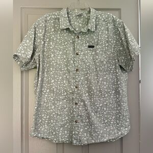 Columbia Sage Green Short-Sleeve Outdoorsy Themed Button-Up Shirt